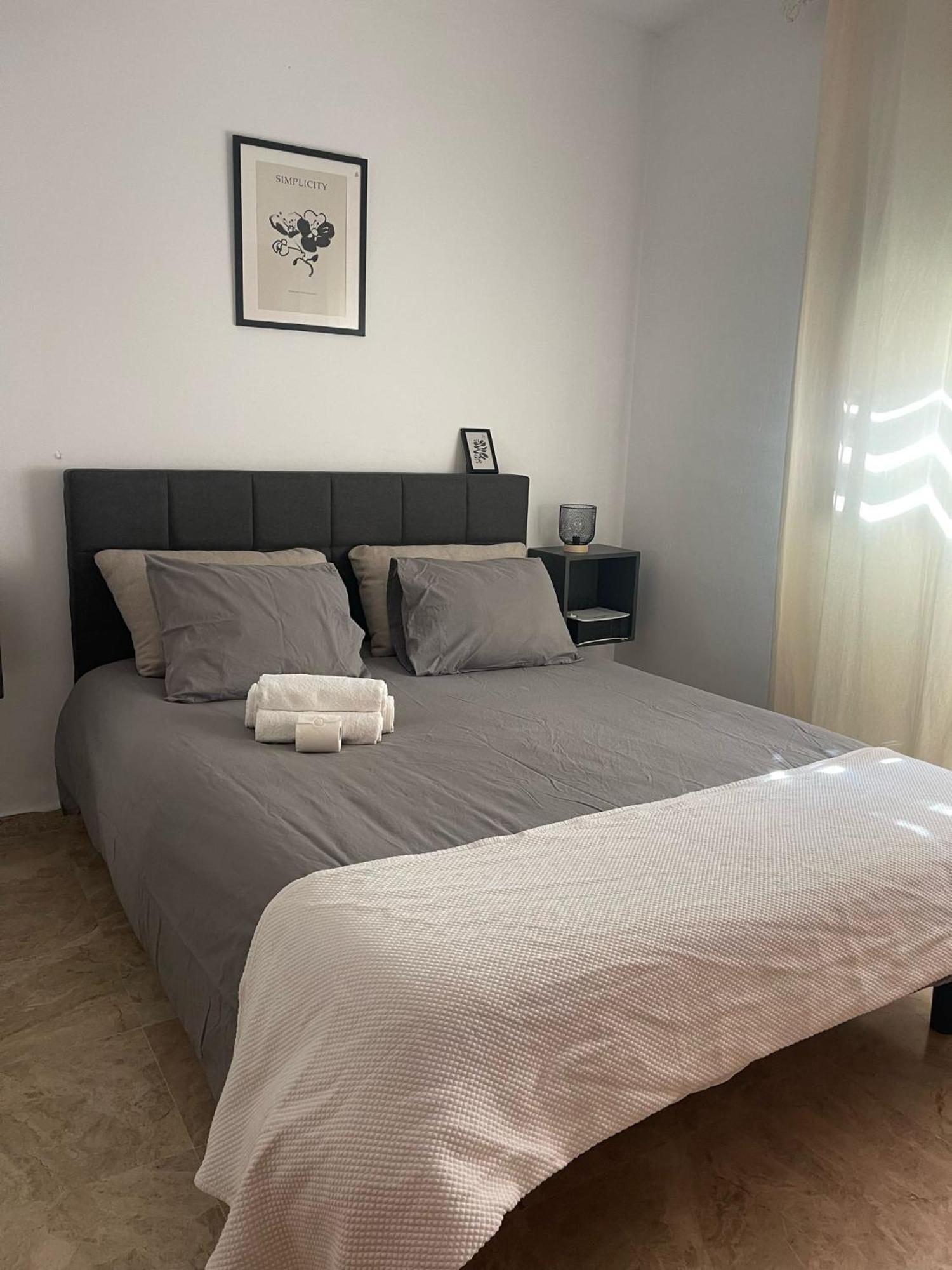 Отель Astral-Habitacion Doble Privada En Casa Compartida-Uebica2 Майрена-дель-Альхарафе Экстерьер фото
