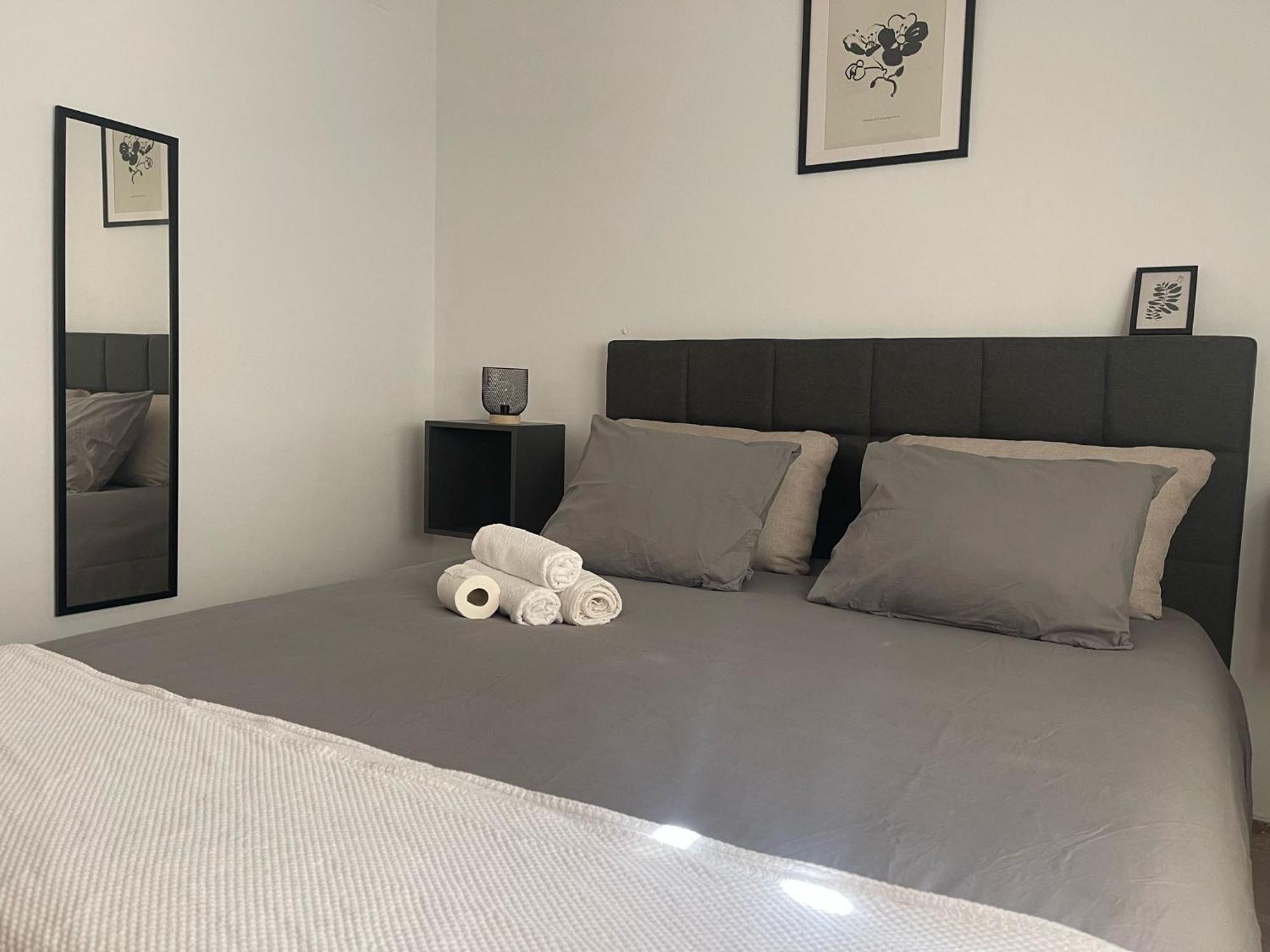Отель Astral-Habitacion Doble Privada En Casa Compartida-Uebica2 Майрена-дель-Альхарафе Экстерьер фото