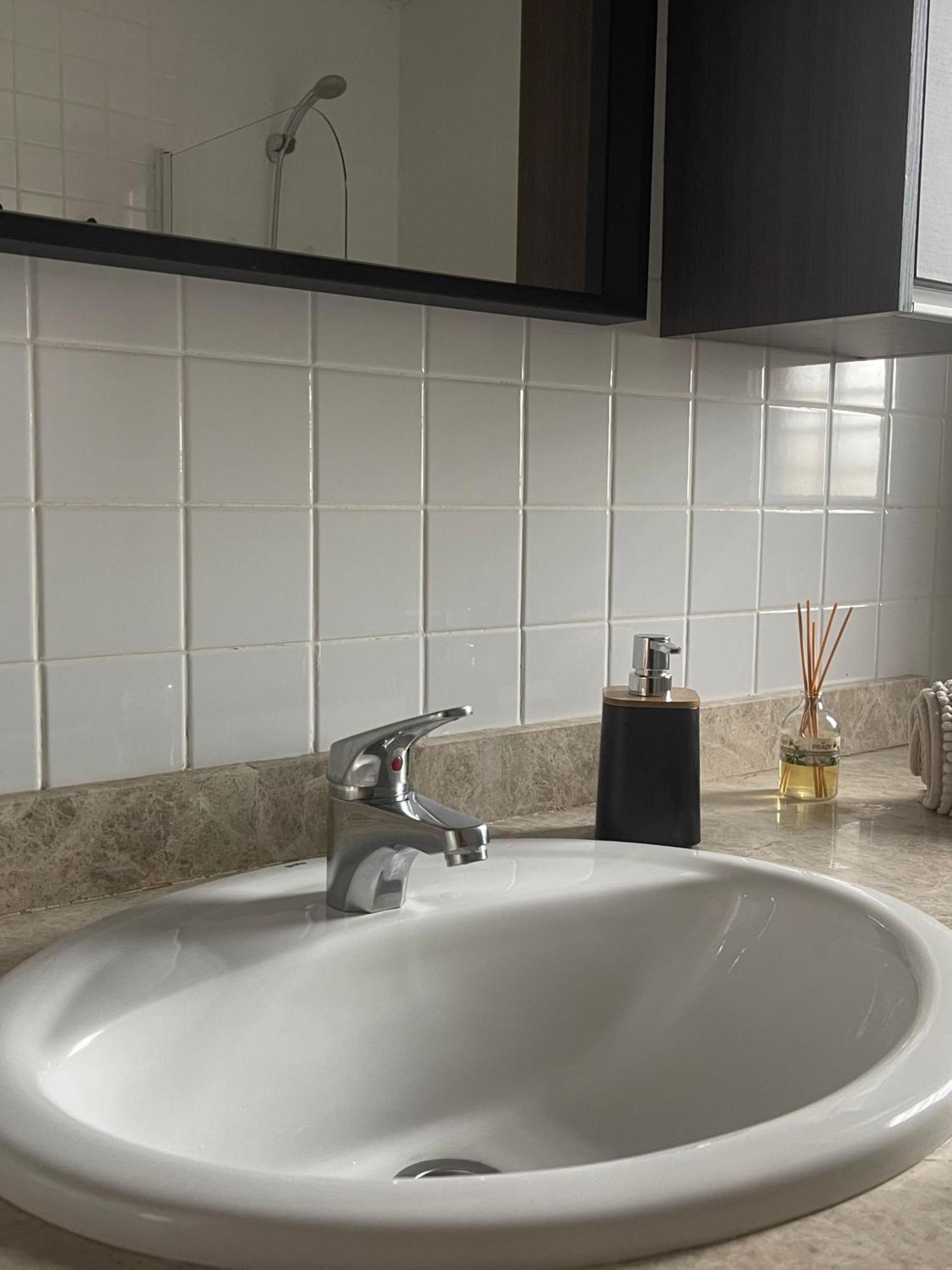 Отель Astral-Habitacion Doble Privada En Casa Compartida-Uebica2 Майрена-дель-Альхарафе Экстерьер фото